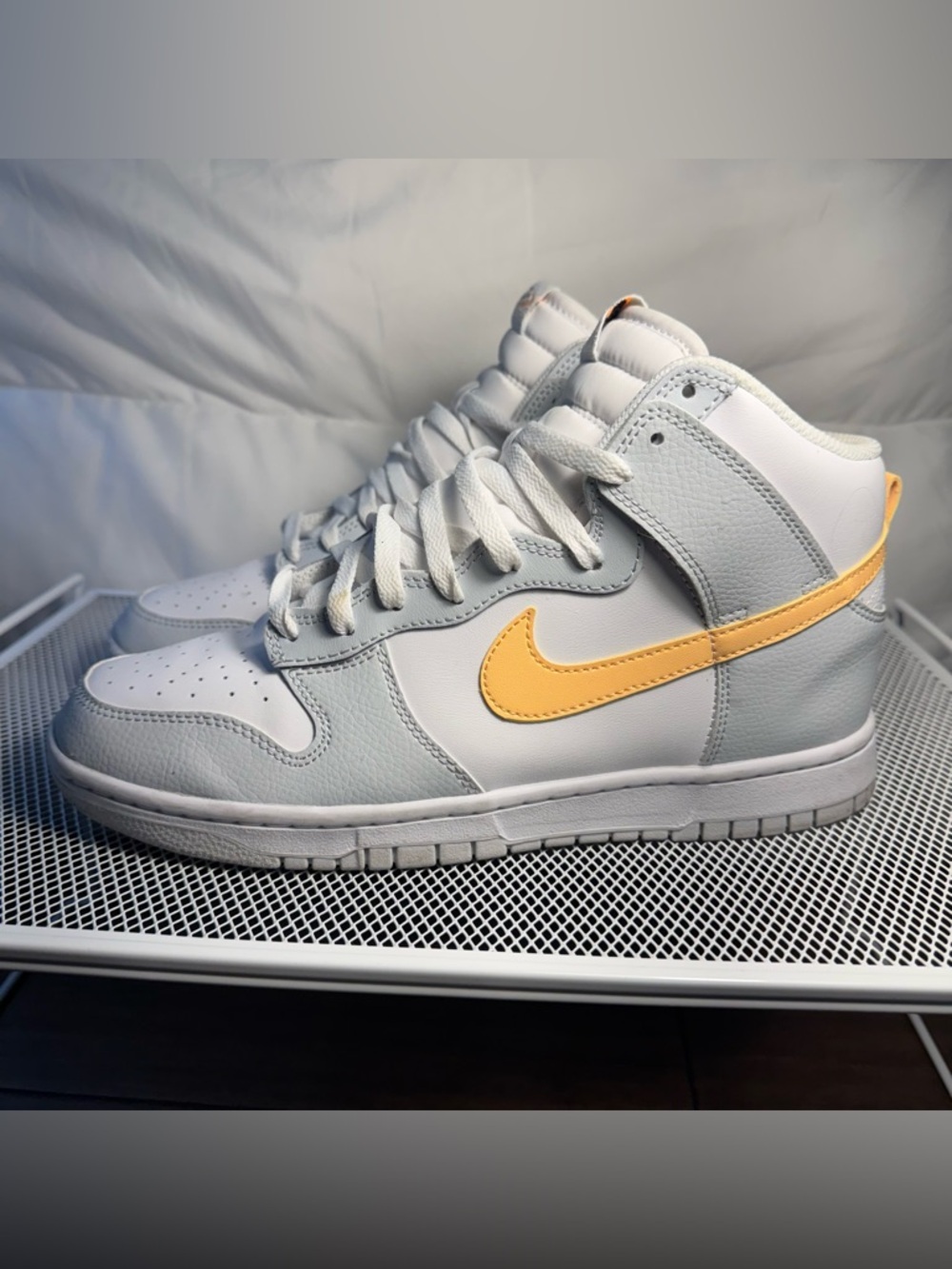 Women’s Nike Dunk High Pure Platinum Melon Tint White Size 11 FQ2755-001